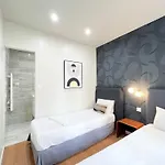 Urban Flat 02 - 4 Bedrooms Flat In Center Of Appartement Parijs