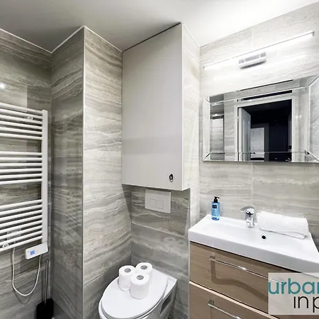 Urban Flat 02 - 4 Bedrooms Flat In Center Of Appartamento