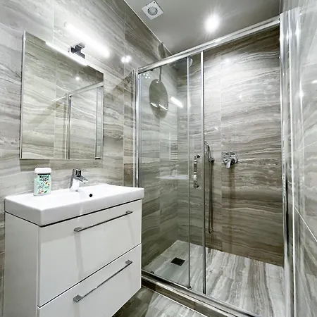 Appartamento Urban Flat 02 - 4 Bedrooms Flat In Center Of Parigi