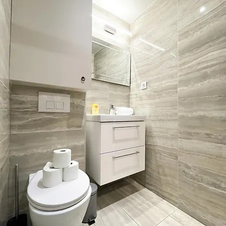 Appartamento Urban Flat 02 - 4 Bedrooms Flat In Center Of *